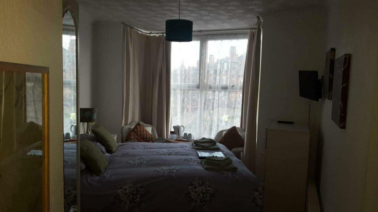 סקארבורו Hallam Guest House מראה חיצוני תמונה